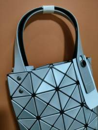 Picture of Issey Miyake Handbags _SKUfw163054382fw
